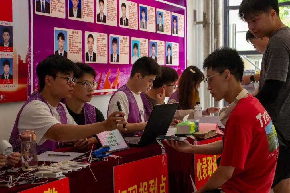 图9 迎新志愿服务活动.png