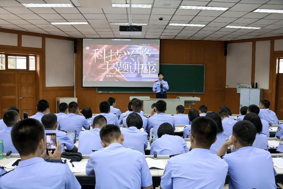 开展学术沙龙等科研讲座，推动教学资源向社区一线倾斜.png