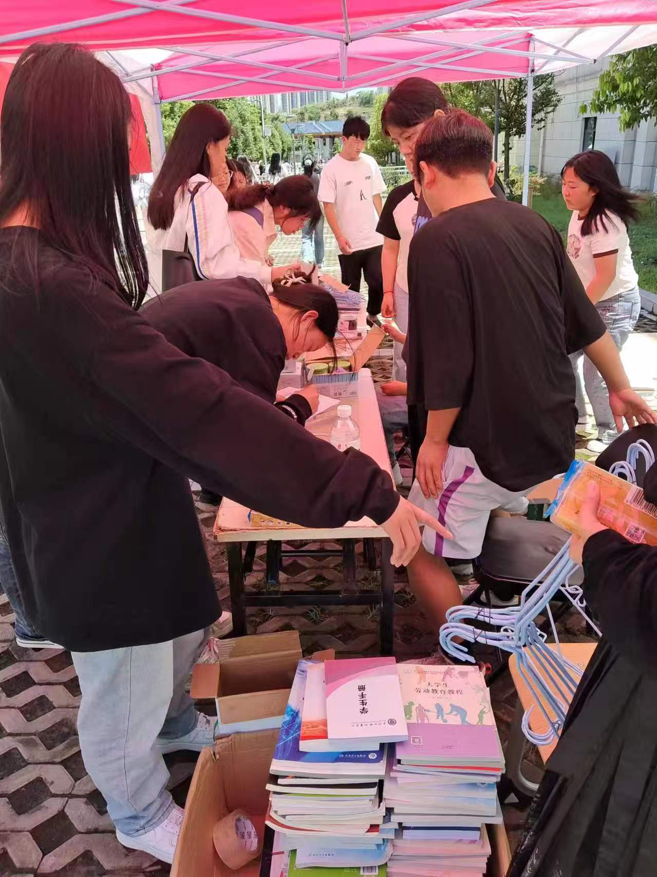 捐书活动 (2).jpg