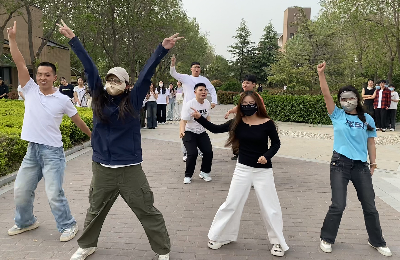 屏幕截图 2025-05-06 101819.png