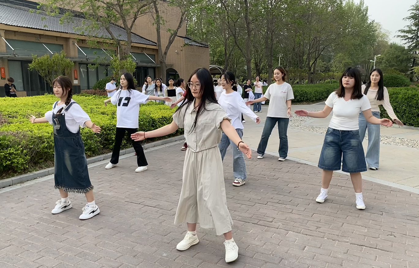 屏幕截图 2025-05-06 101806.png