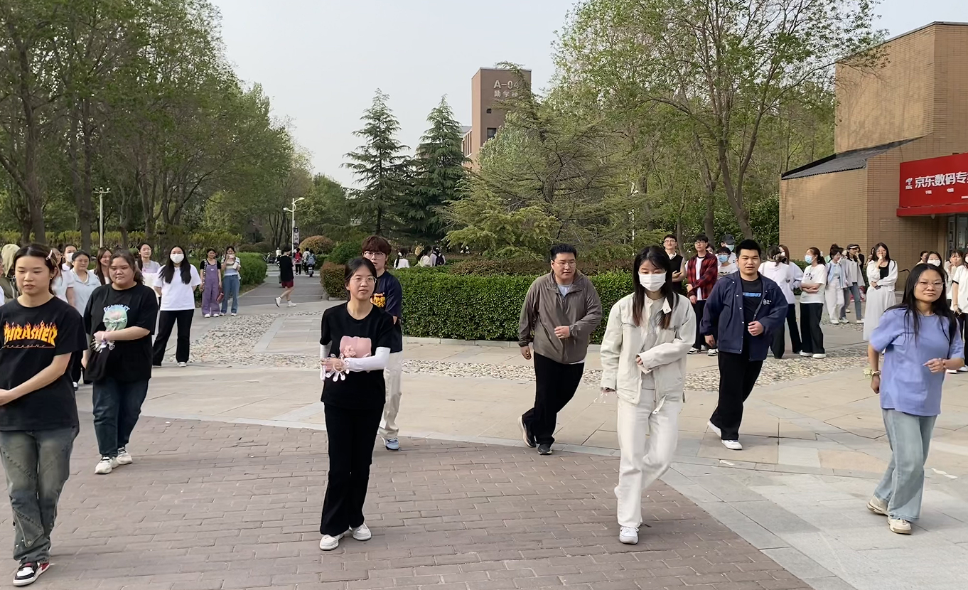 屏幕截图 2025-05-06 101813.png