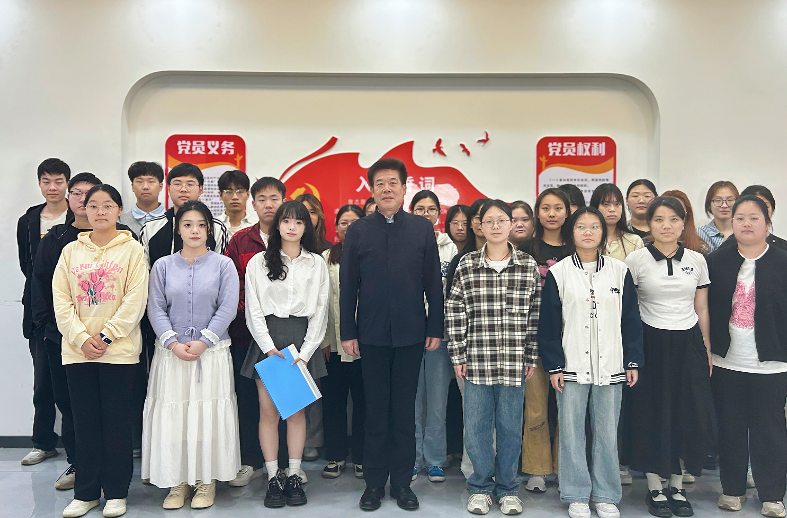 屏幕截图 2025-05-06 122338.png