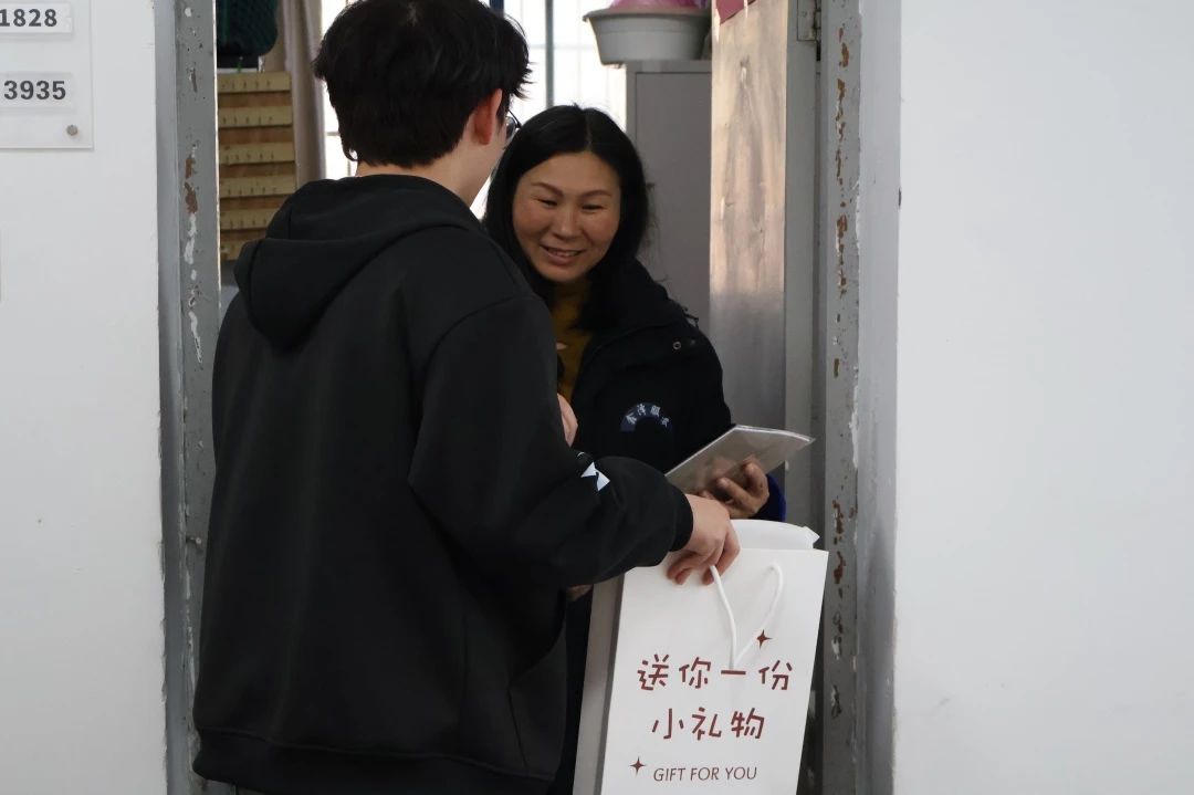 afb46cc63fe753c6444eaf611bb7ab3.jpg