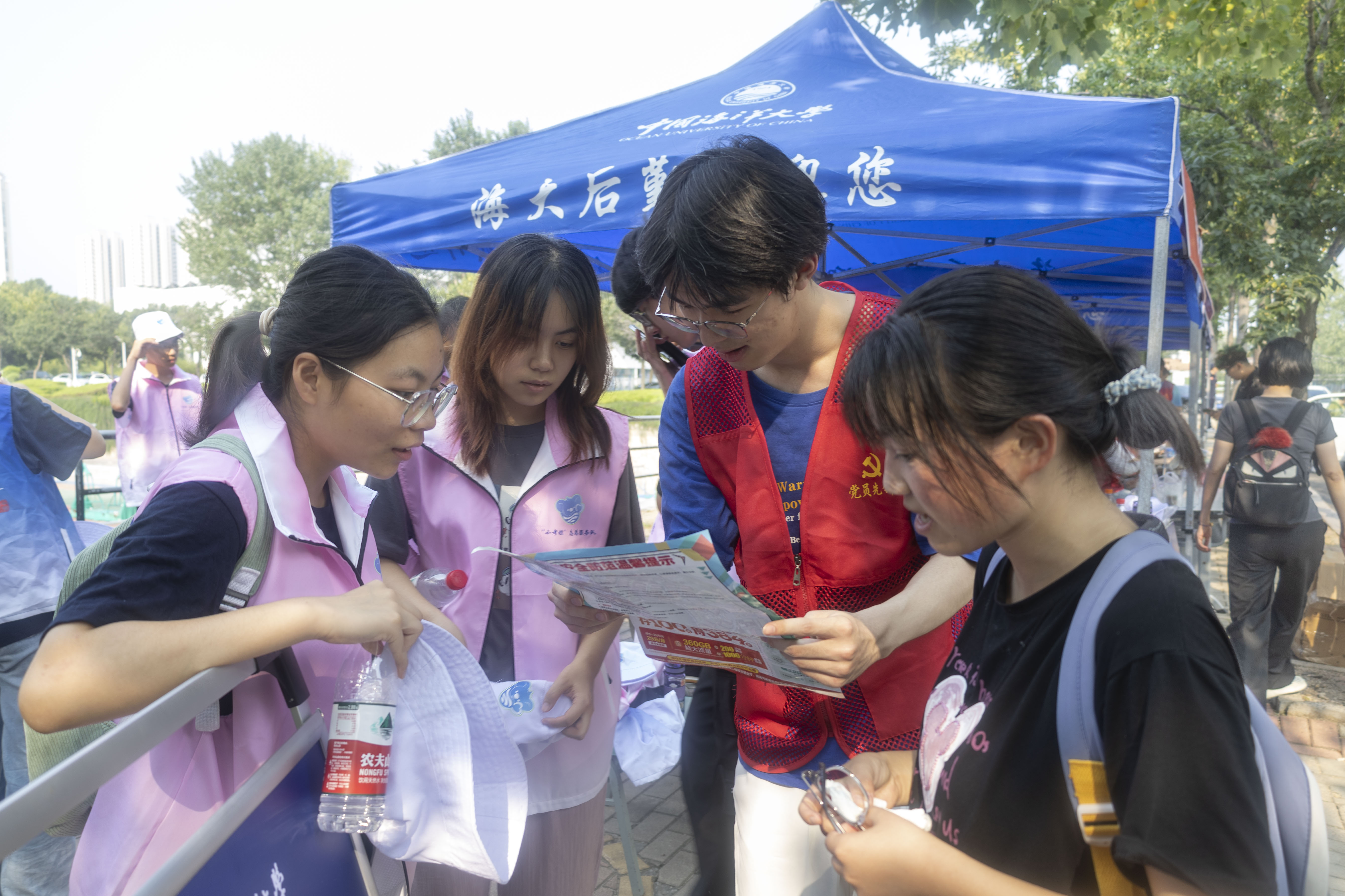 1.筑基浸润计划-党员先锋队开展服务.jpg