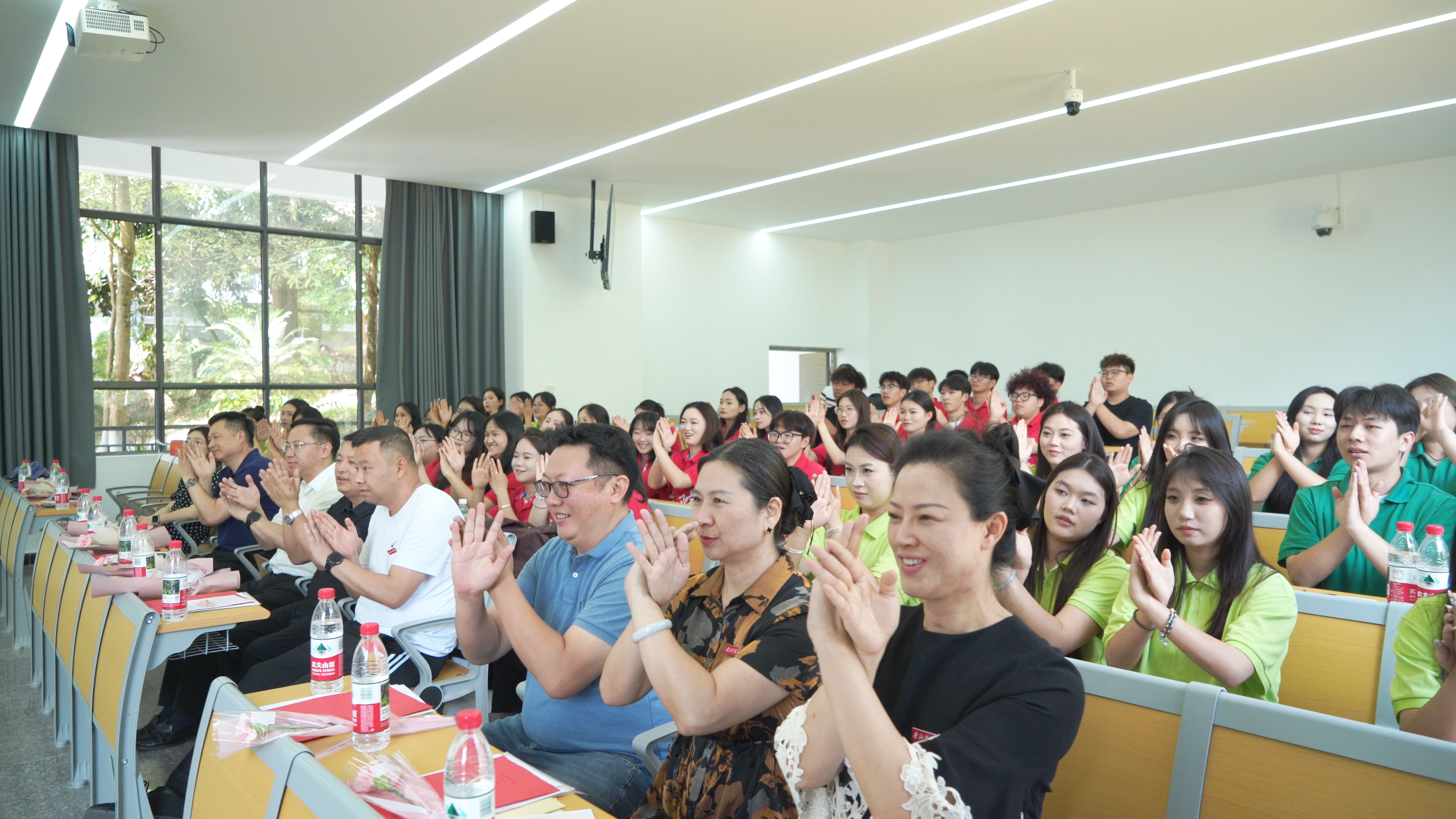 cbc17cfba857923351739601e97f7fa