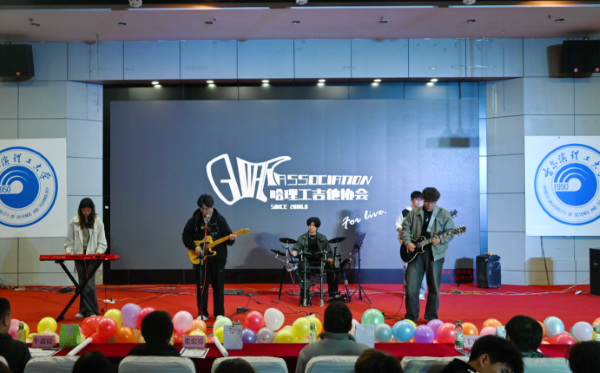 测通学院 团体乐队演奏《空谷幽兰》.png