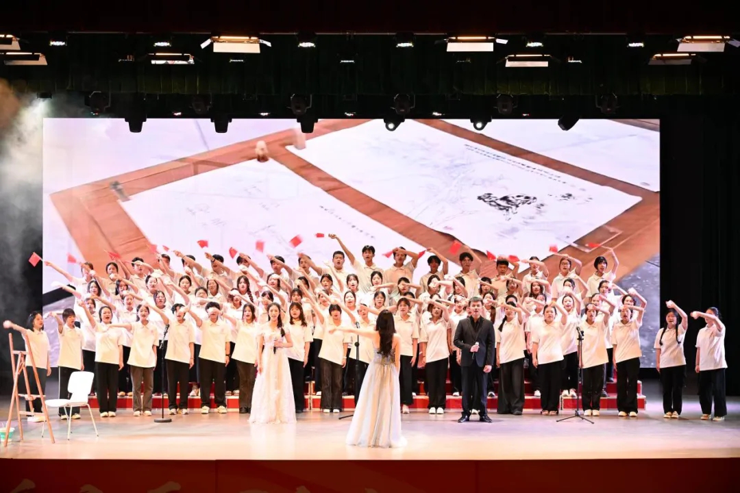 艺术设计学院校歌合唱.png