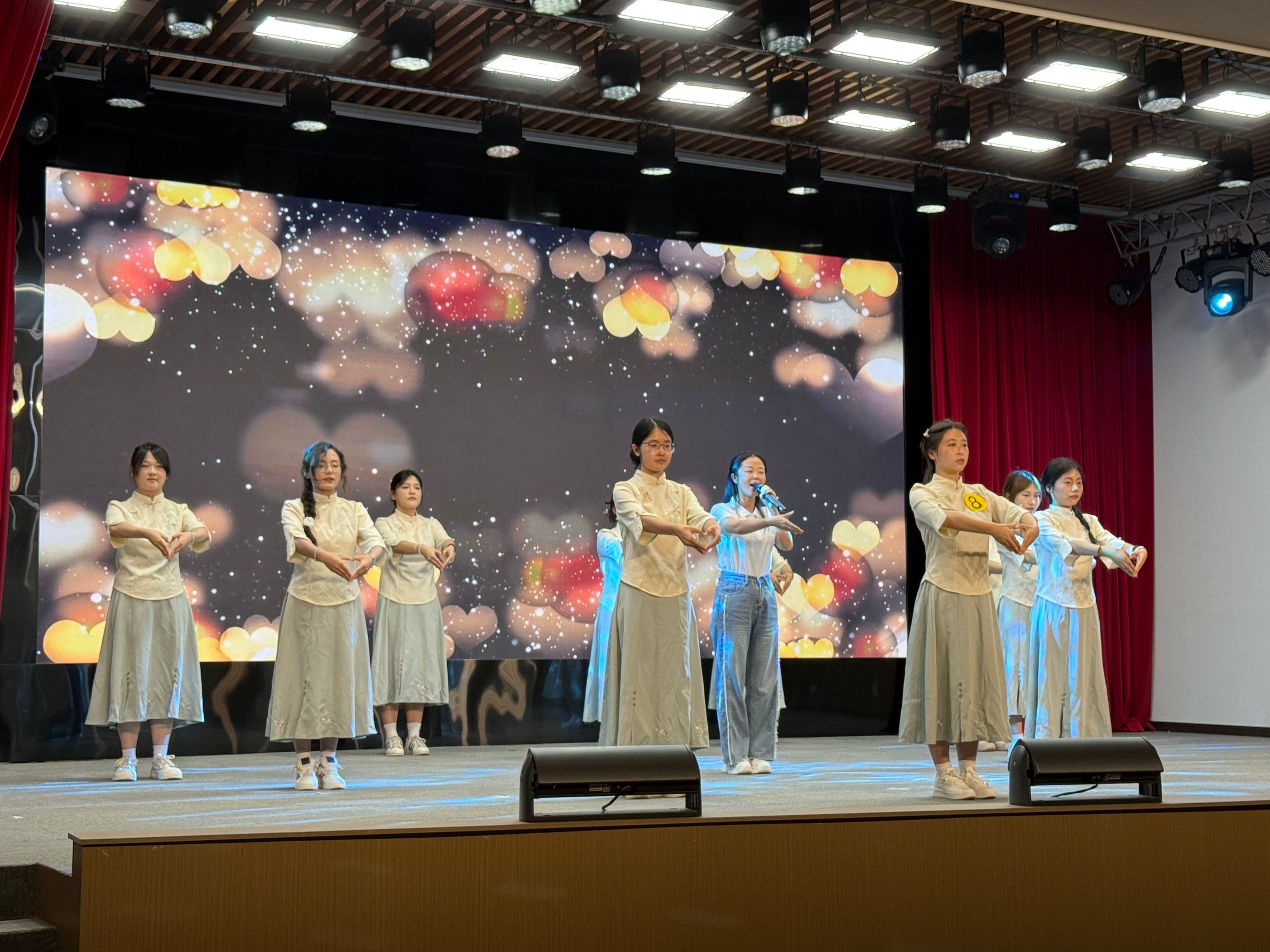 现场.jpg 现场.jpg