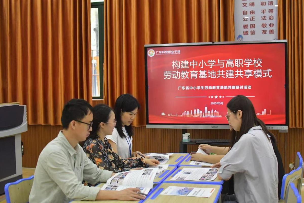 2dbce94b70b848229556.jpg 2dbce94b70b848229556.jpg