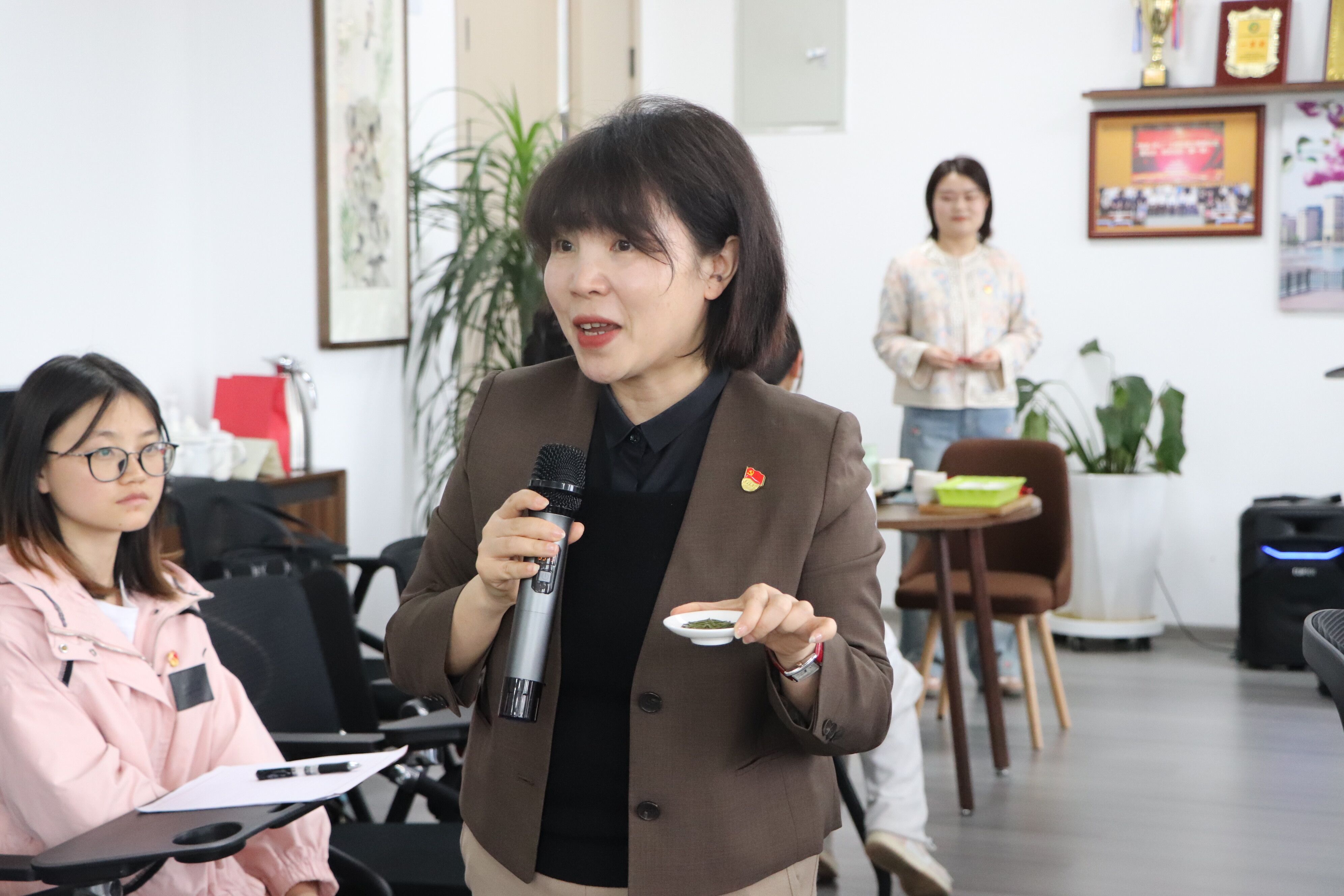 42f4c1e7b457c185.jpg 42f4c1e7b457c185.jpg