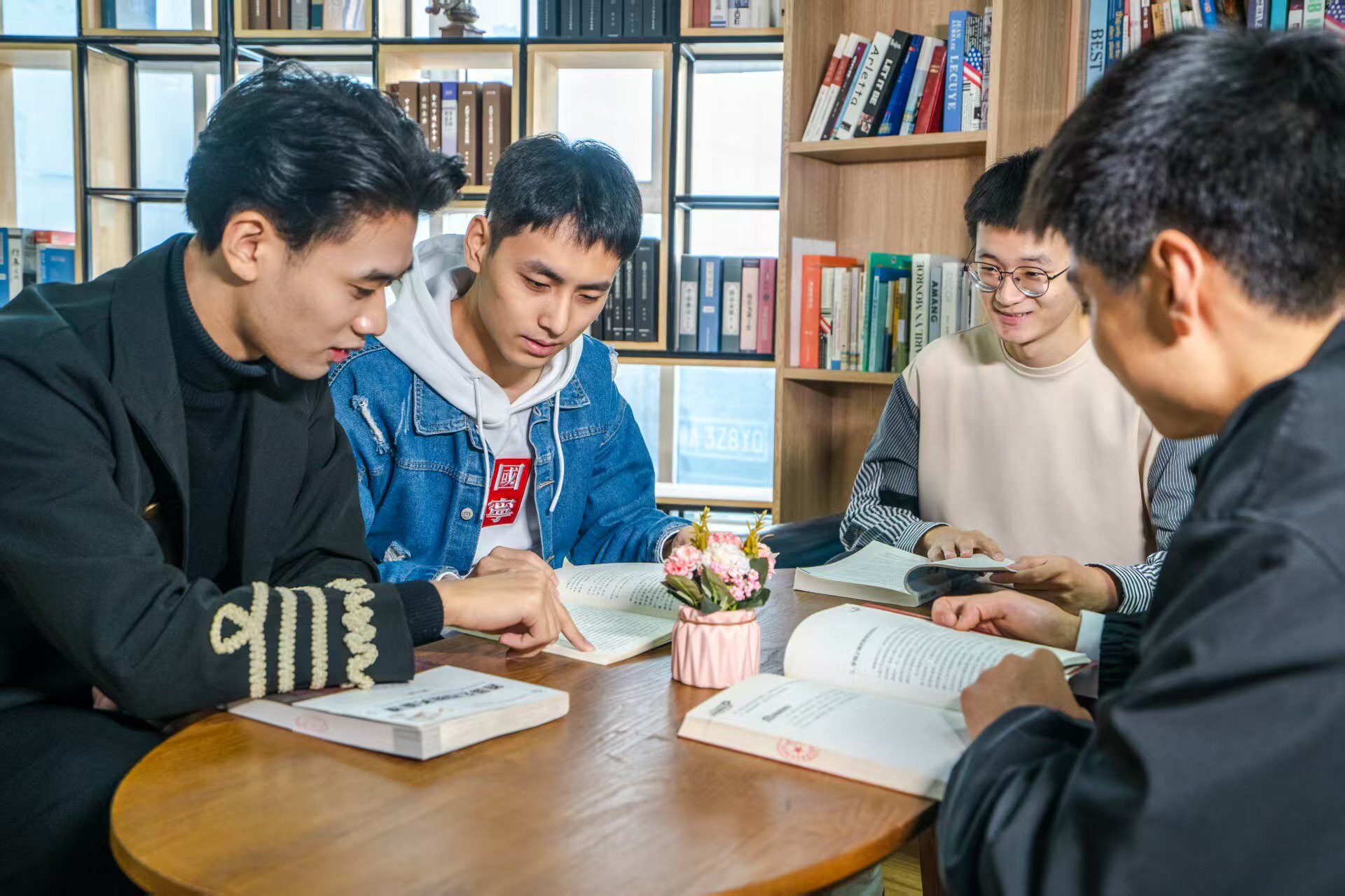 朋辈领航学业帮扶_proc.jpg