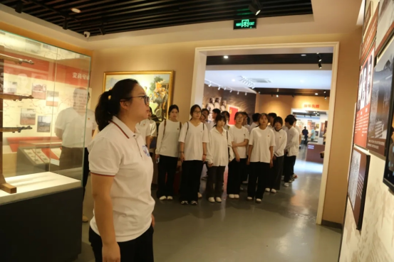 参观纪念馆.png 参观纪念馆.png