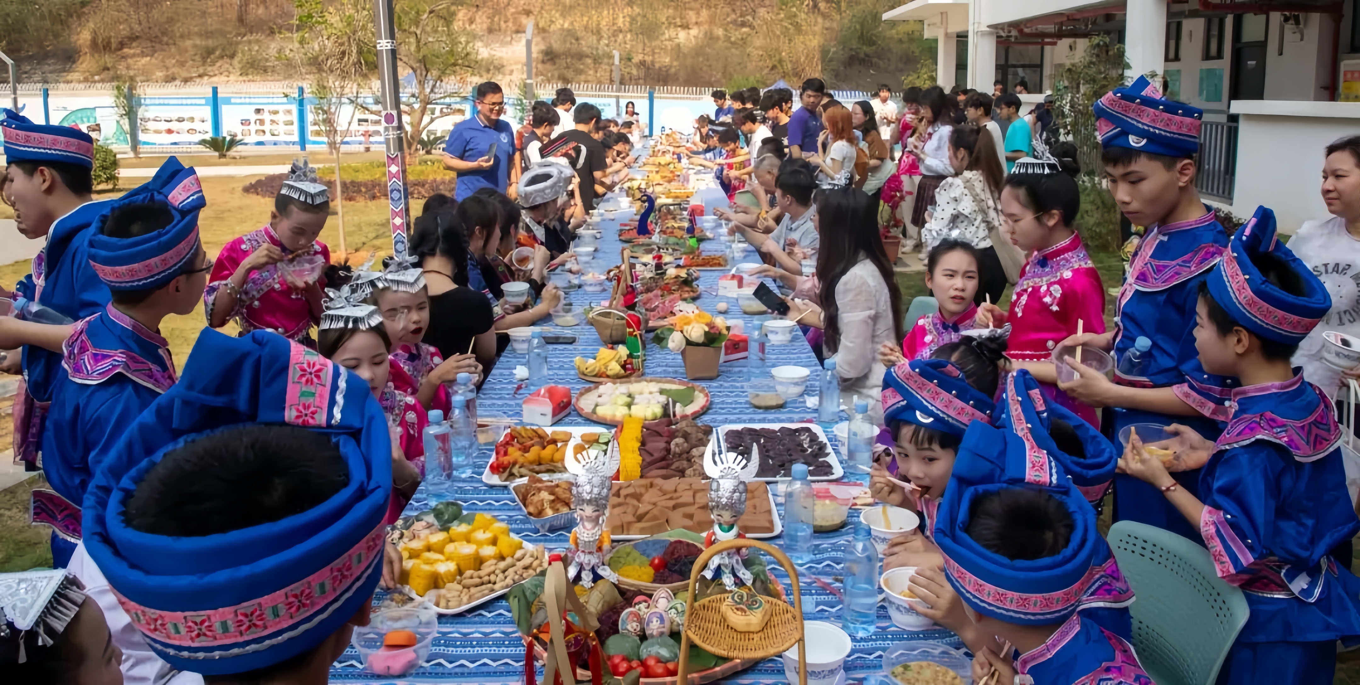 5.“一站式“学生社区举办”共品民族味  共忆家乡情”非遗美食体验活动.jpg