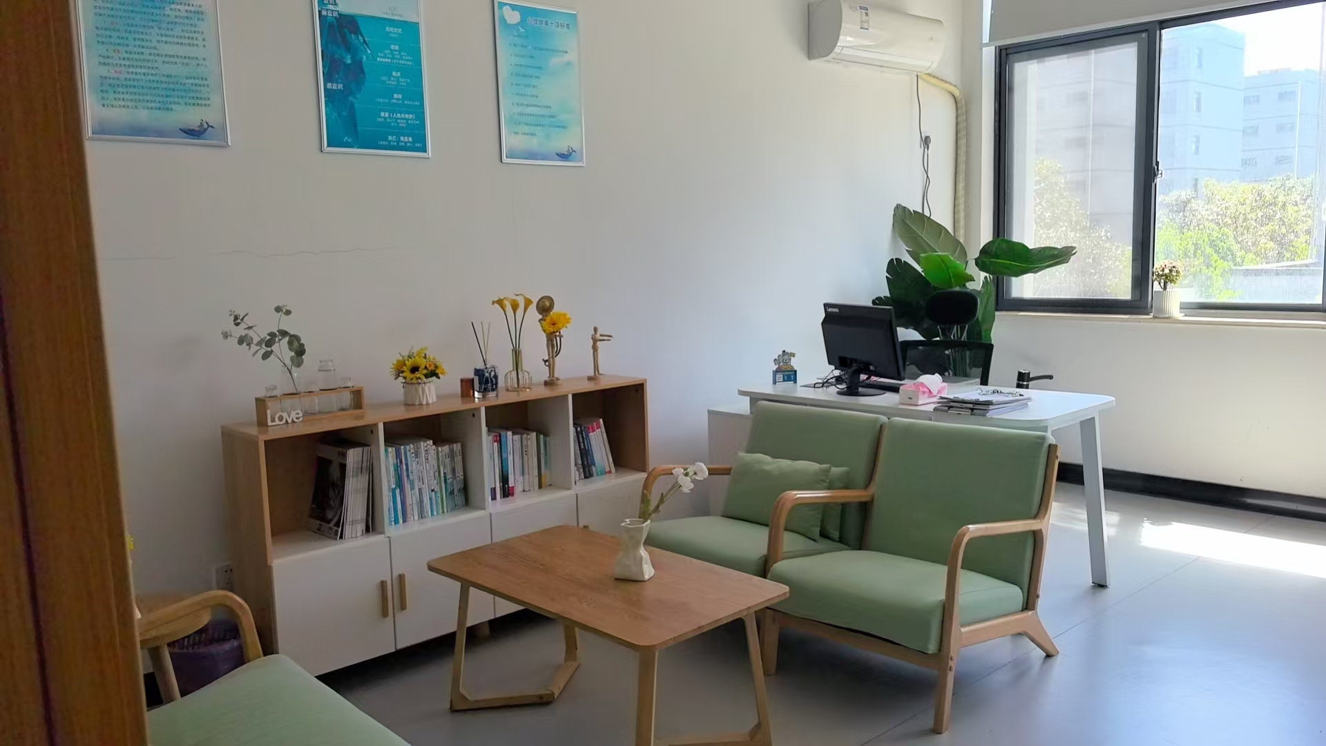 04”心理驿站“个体接待室.jpg