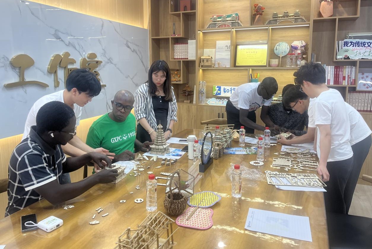 图片5.jpg 图片5.jpg