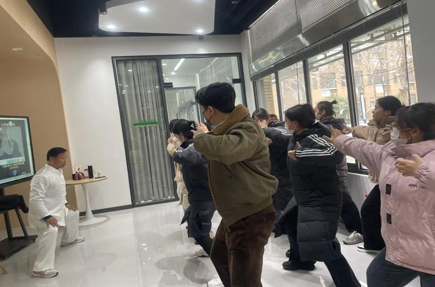 屏幕截图 2025-06-01 232821.png 屏幕截图 2025-06-01 232821.png