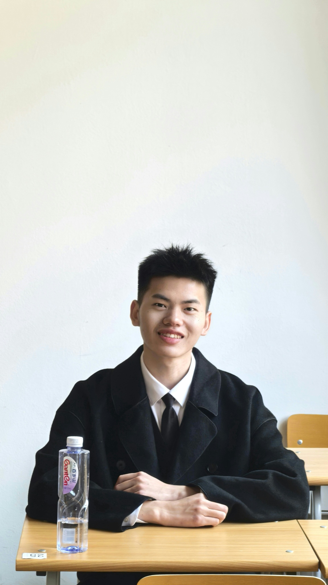 旅游学院 黄日亮 24028114 青春定格.jpg