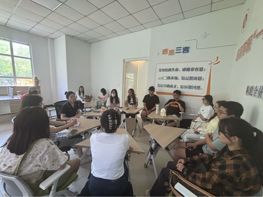 外语系举办考公备考与求职应聘经验交流会