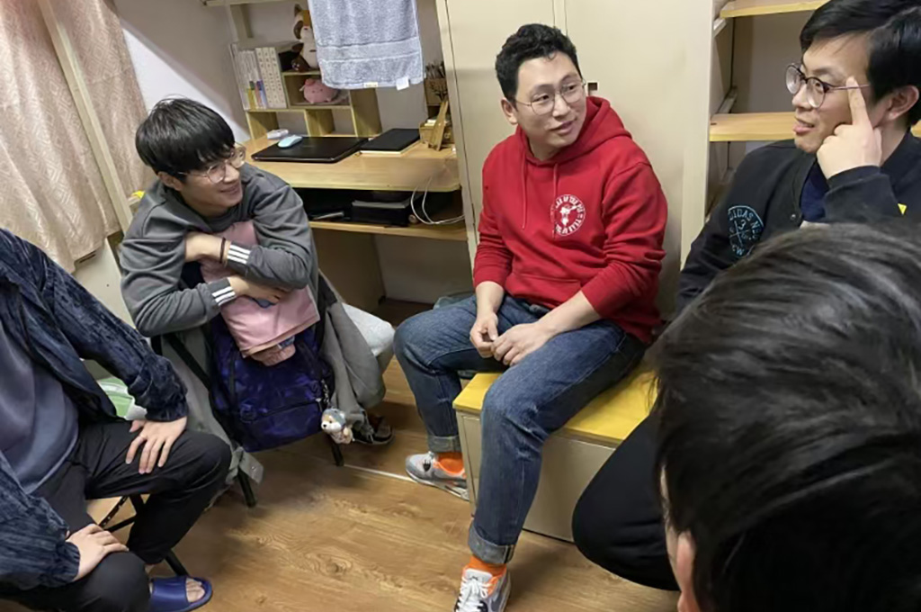 辅导员入驻学生社区谈心谈话.jpg