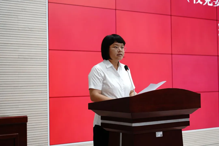 图为党委委员、副校长文砾代表学校党委致辞3修.png 图为党委委员、副校长文砾代表学校党委致辞3修.png