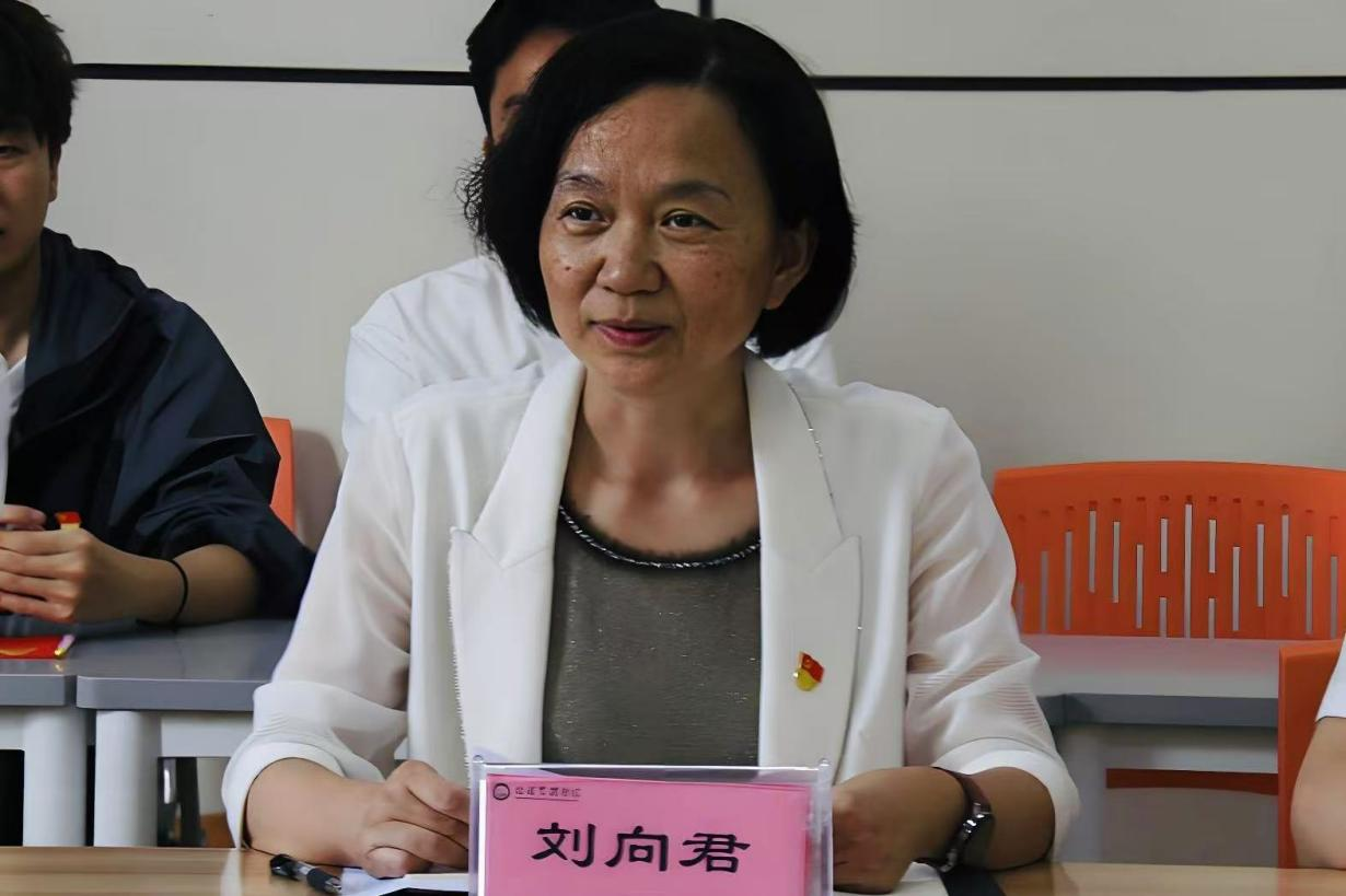 【经管动态】刘向君副校长参加经管院毕业生党员离校教育活动 - 西南石油大学 - 一站式云平台