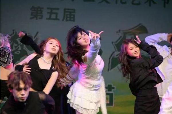 《The Chase》.jpg 《The Chase》.jpg