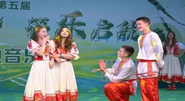 《玛露露》.jpg 《玛露露》.jpg