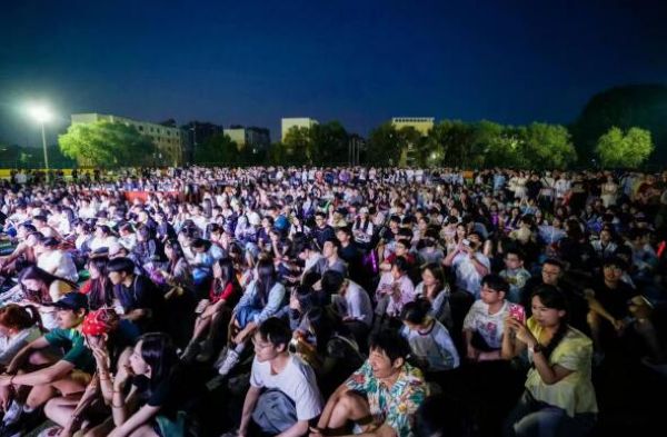 观众照片.jpg 观众照片.jpg