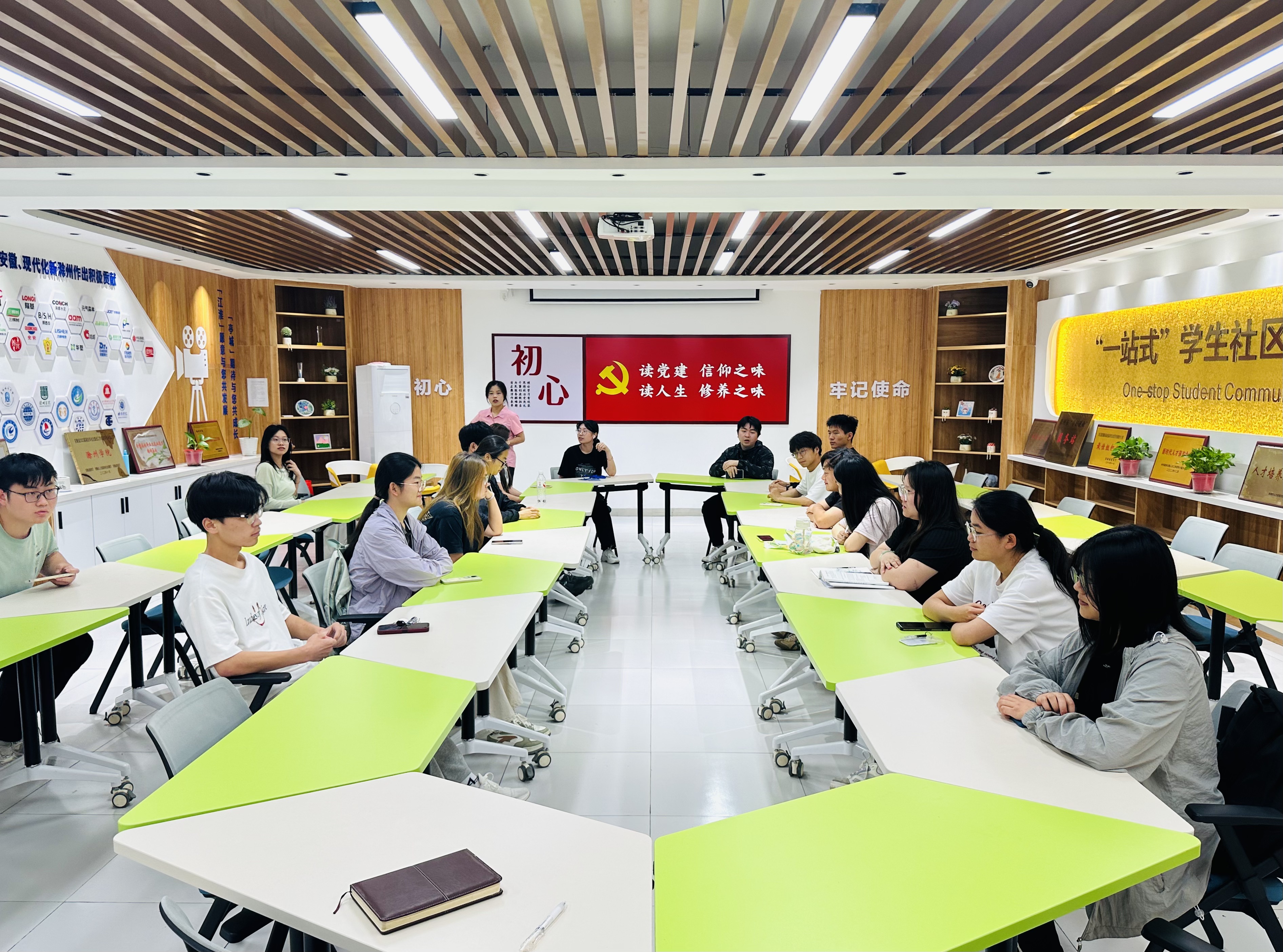 eddaacc86a291d1f7ea82a2fe333e00f.jpg eddaacc86a291d1f7ea82a2fe333e00f.jpg