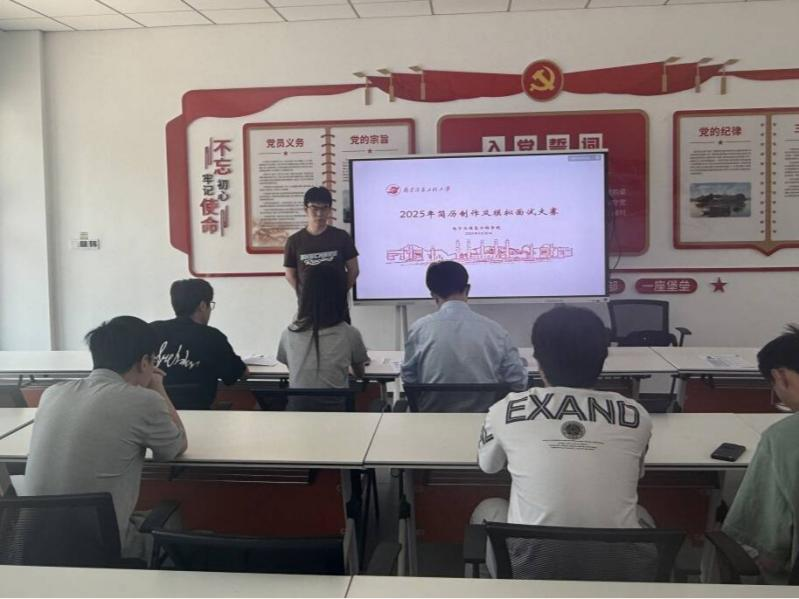 比赛现场.png 比赛现场.png