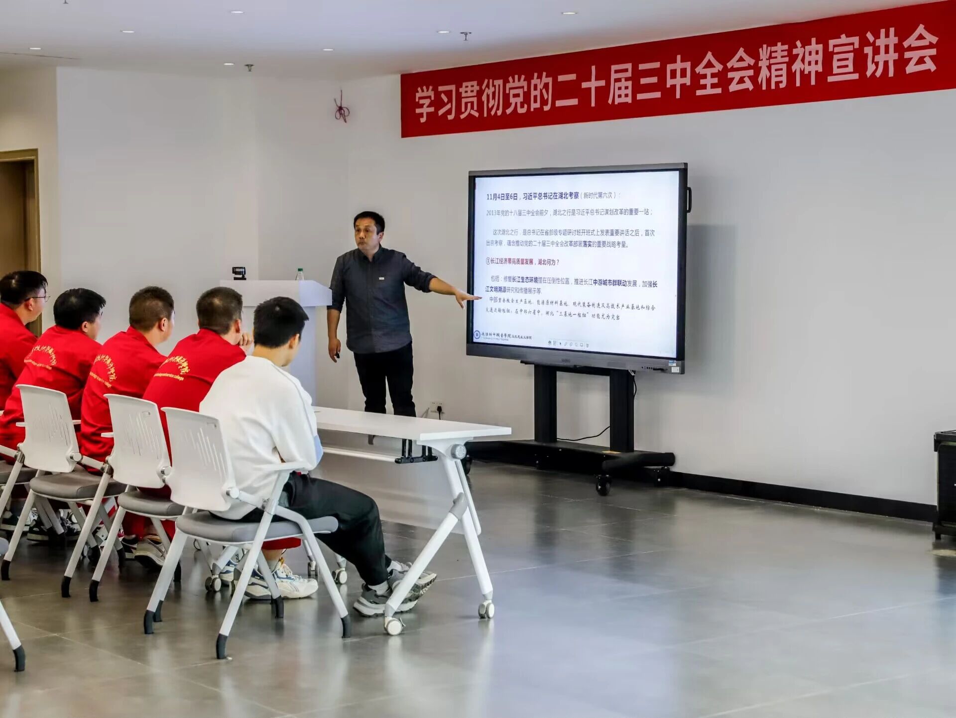 BB5B4CCD342F54CBB76BEDC7E1587E7E.jpg BB5B4CCD342F54CBB76BEDC7E1587E7E.jpg