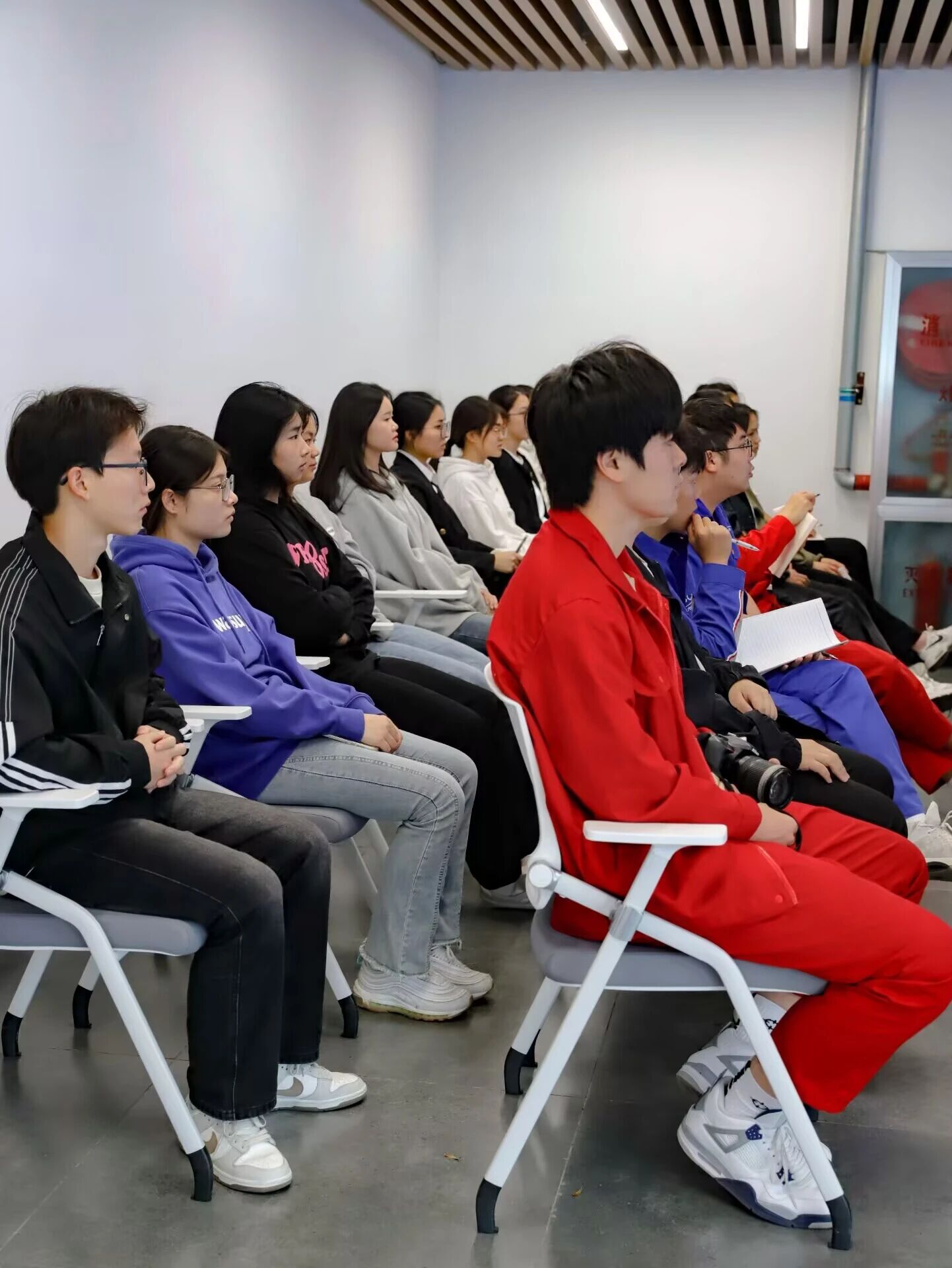 9342920C44365E34C0809111AEA9AB35.jpg 9342920C44365E34C0809111AEA9AB35.jpg