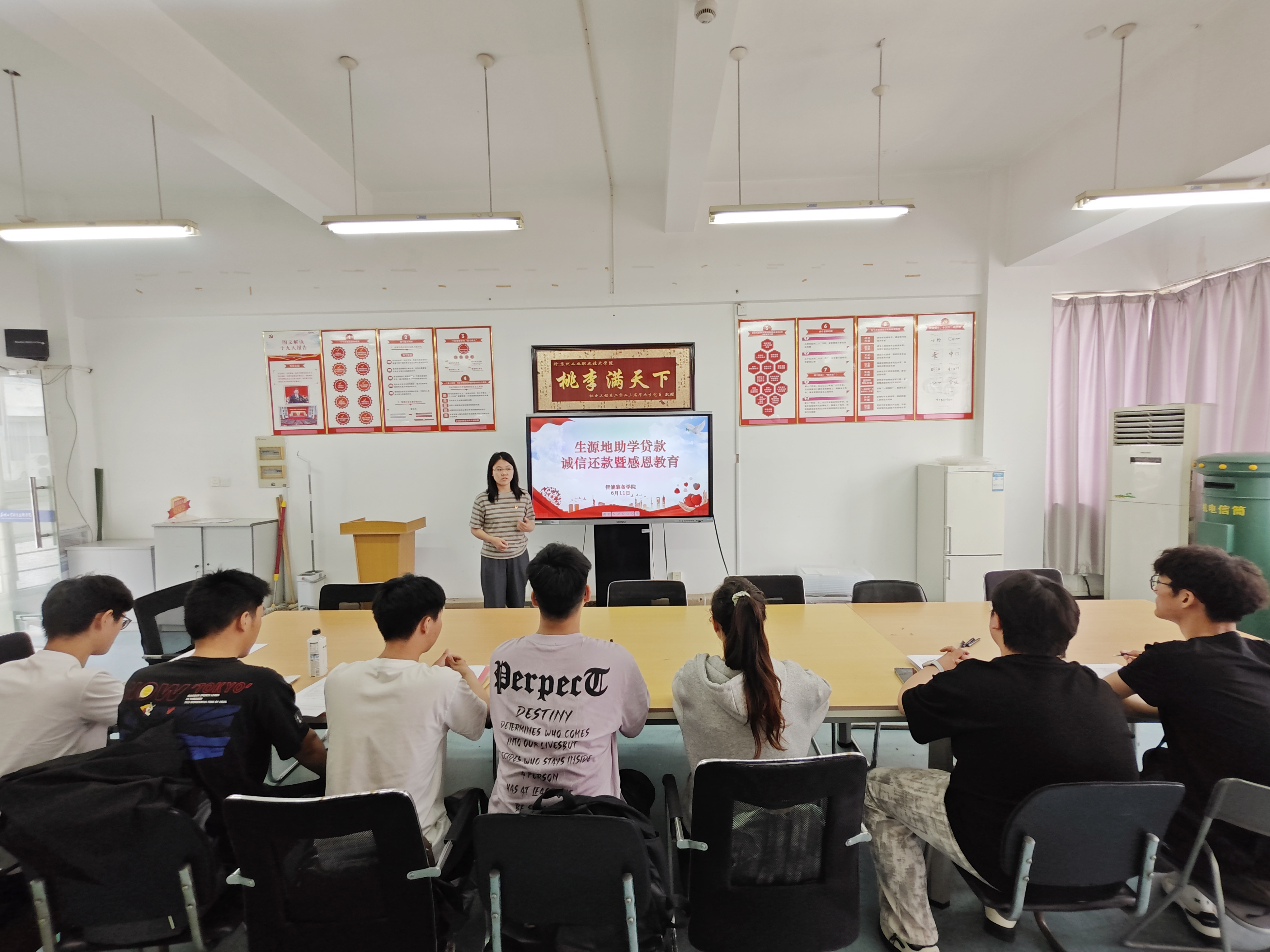 诚信1.jpg 诚信1.jpg