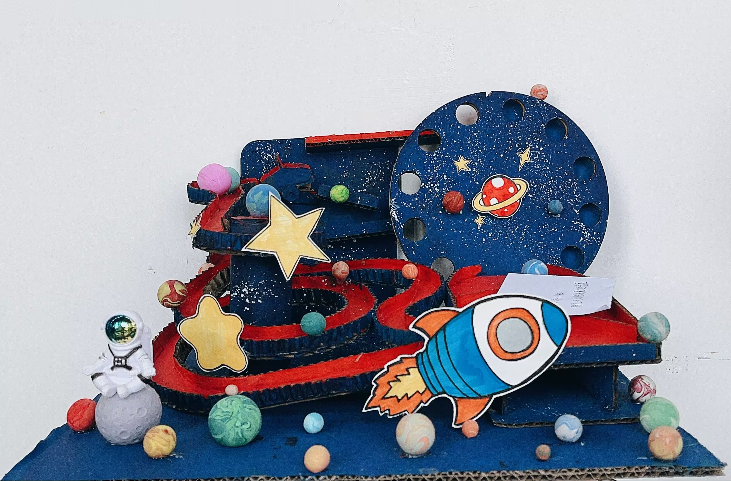 6.1手工制作.jpg 6.1手工制作.jpg