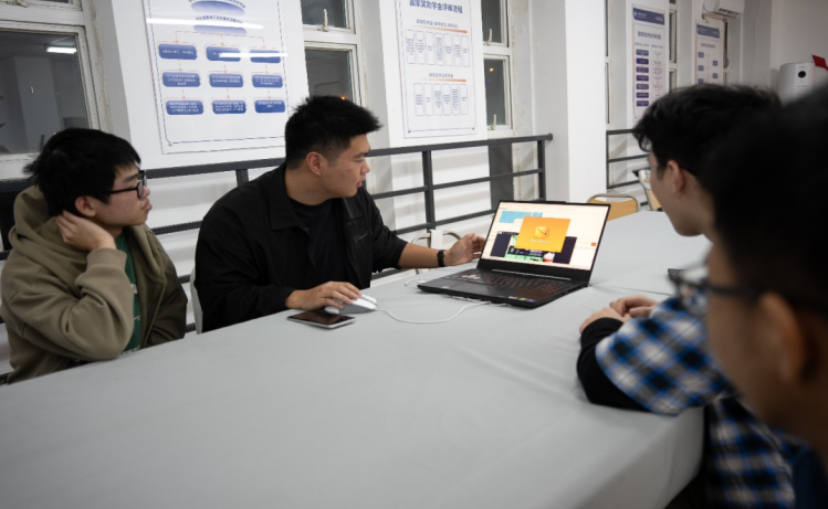 屏幕截图 2025-08-13 203412.png 屏幕截图 2025-08-13 203412.png