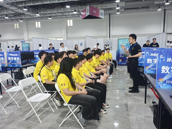 图一:比赛现场(工信学院供图).jpg 图一:比赛现场(工信学院供图).jpg