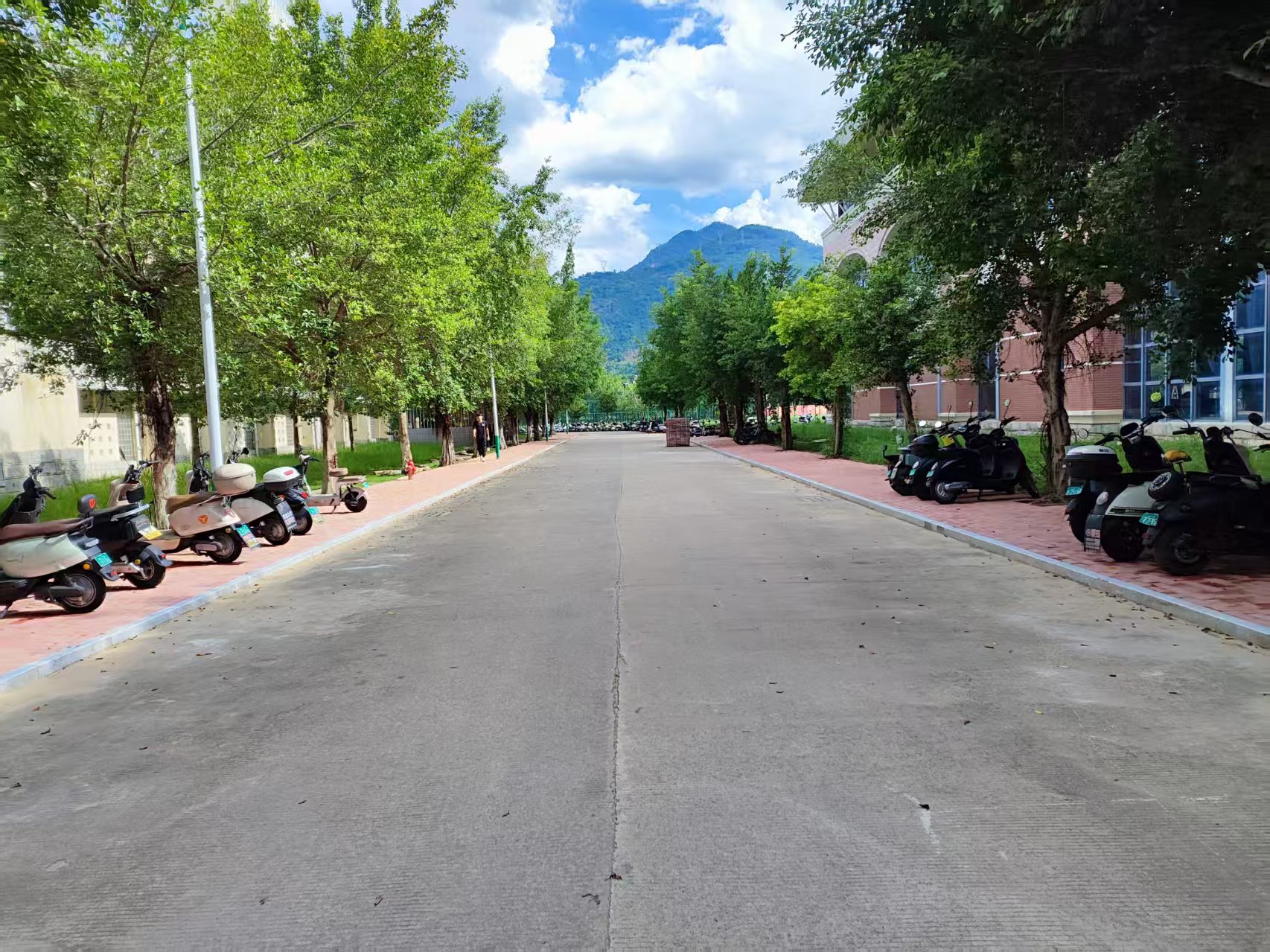 图3 新建社区停车点.jpg