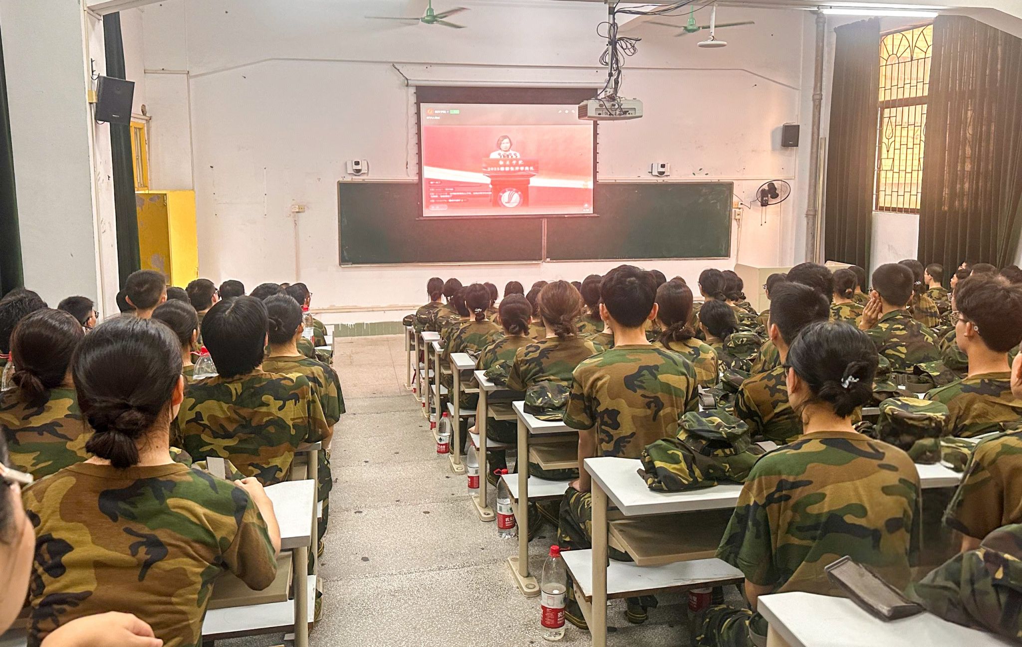 黄田坝校区分会场.jpg 黄田坝校区分会场.jpg