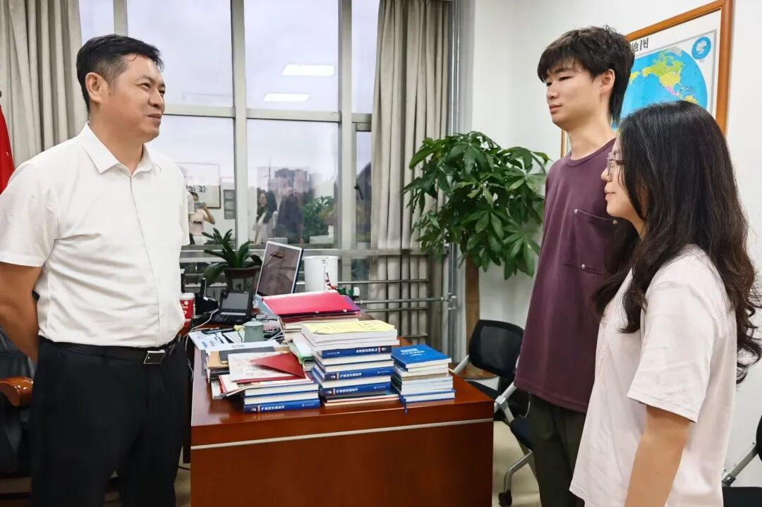 为校长赠礼.png 为校长赠礼.png