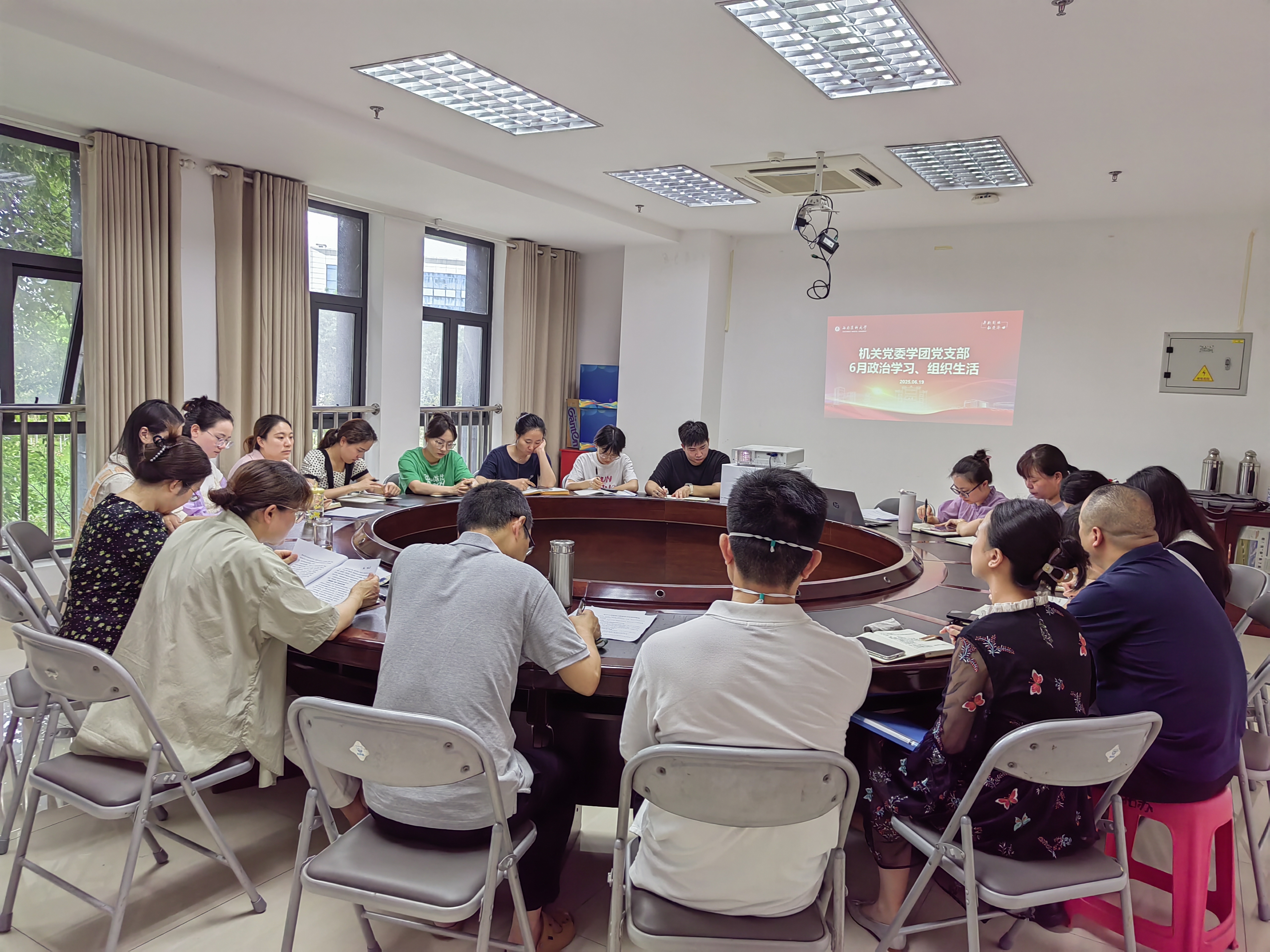 738229c29ff7480588024639812eba5e (1).jpg