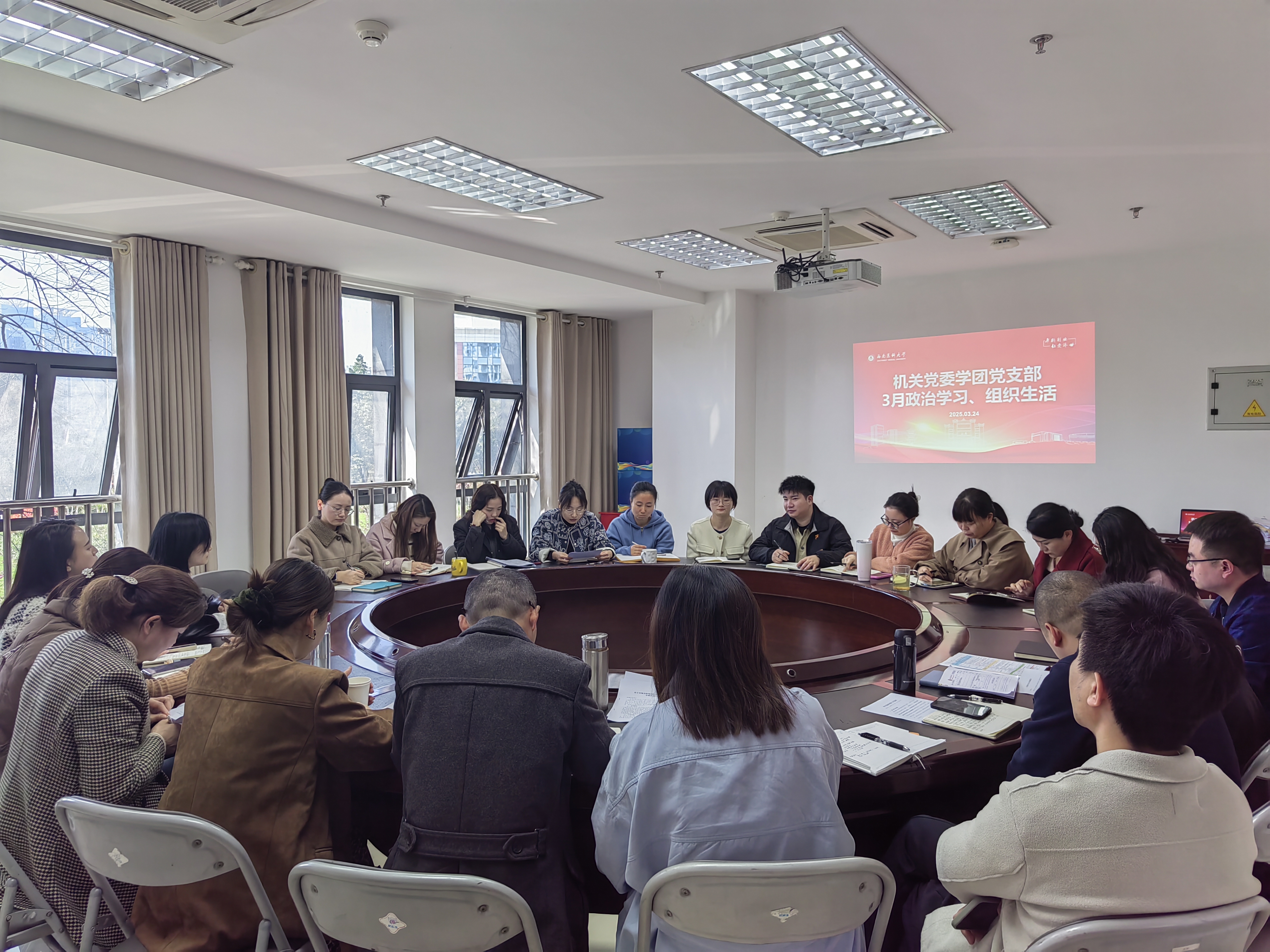 afe5ecd9c0c14fbea5e735122af96bd2.jpg afe5ecd9c0c14fbea5e735122af96bd2.jpg