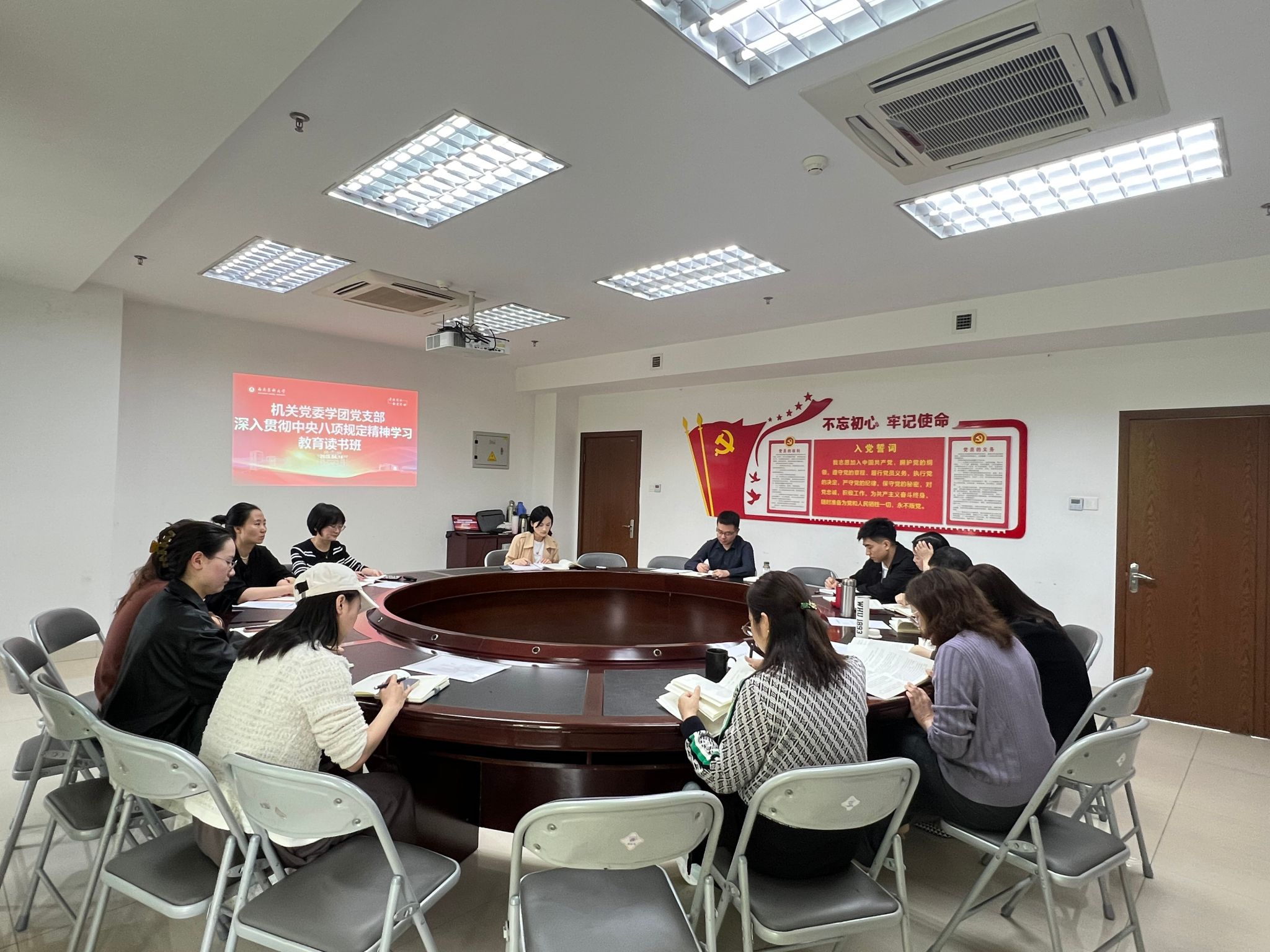 f6460833abc541489249ef7b4699858d.jpg f6460833abc541489249ef7b4699858d.jpg