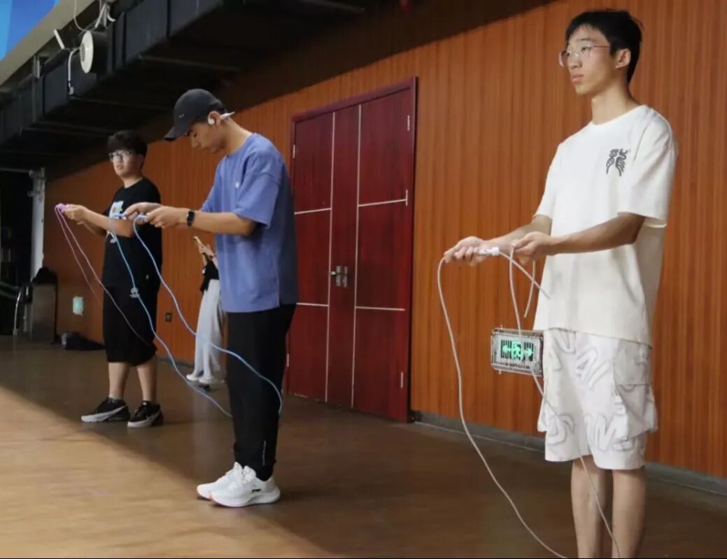 “春日心趣 运动随行”社区趣味运动会2.jpg