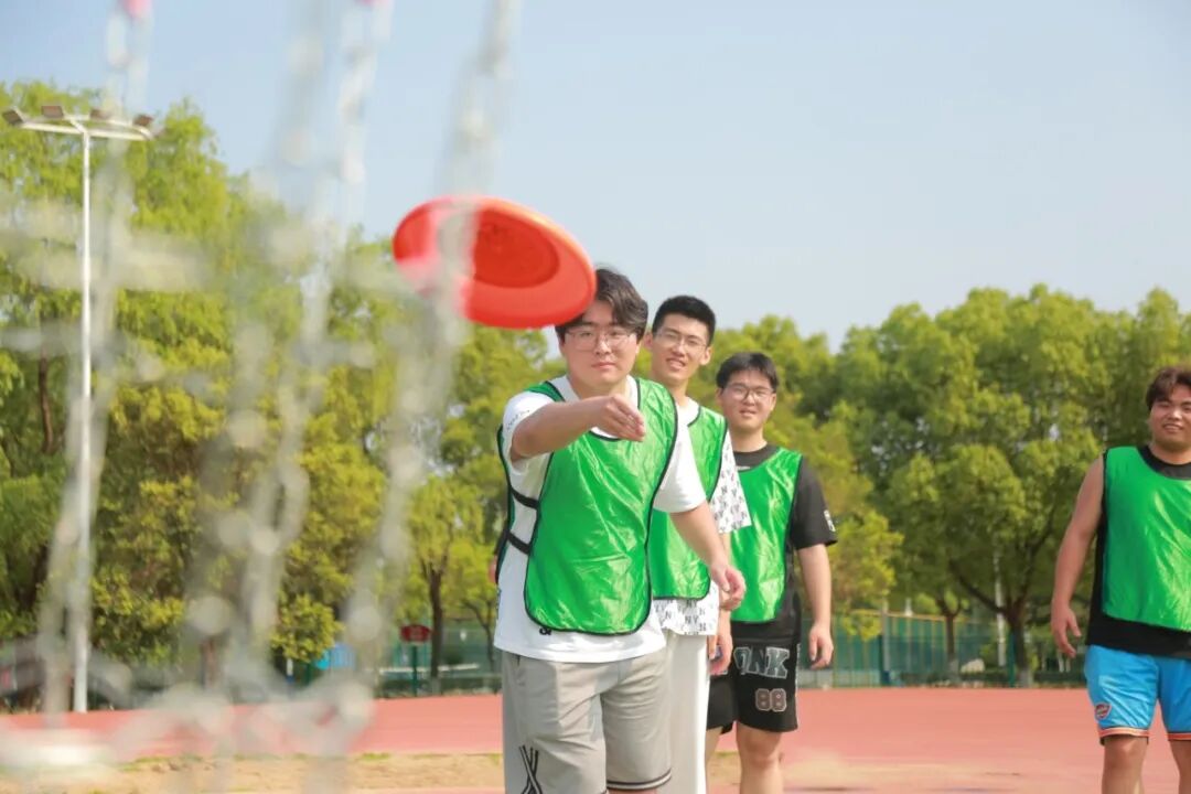 乐动“心”力量,奔赴阳光成长——“5•25”心理健康节趣味活动1.jpg 乐动“心”力量,奔赴阳光成长——“5•25”心理健康节趣味活动1.jpg