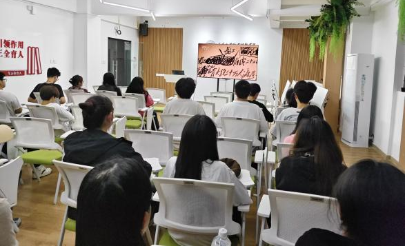 图5 电气工程学院开展沉浸式党史教育观影活动.png 图5 电气工程学院开展沉浸式党史教育观影活动.png