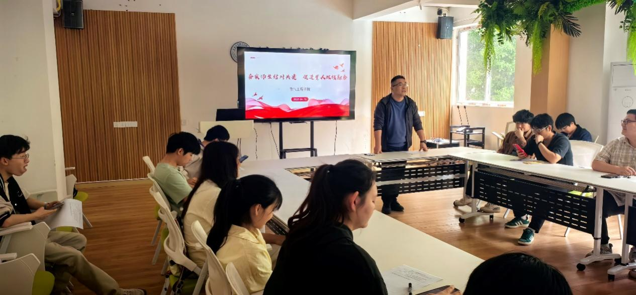 图2 电气工程学院开展“电气微课堂”活动.png 图2 电气工程学院开展“电气微课堂”活动.png