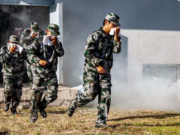 消防演练现场3.jpg 消防演练现场3.jpg