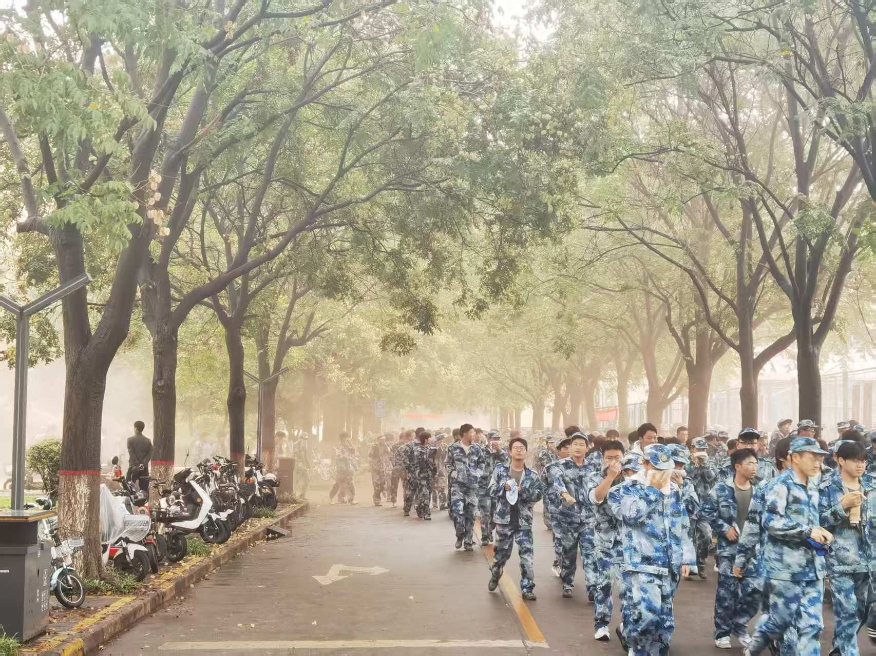 新生消防应疏散演练3.jpg 新生消防应疏散演练3.jpg