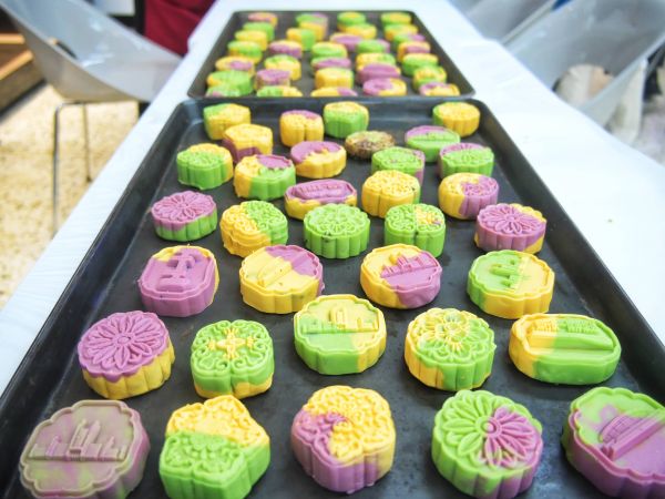 学生自制月饼.jpg 学生自制月饼.jpg